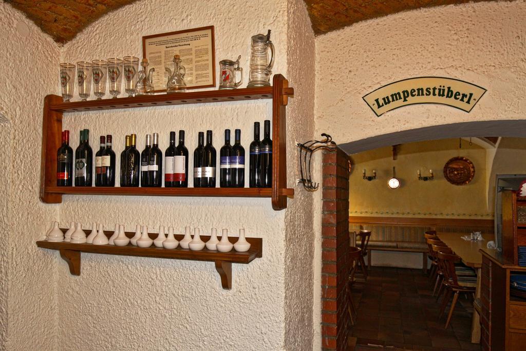 Stiftsgasthof Hochburg Exterior foto